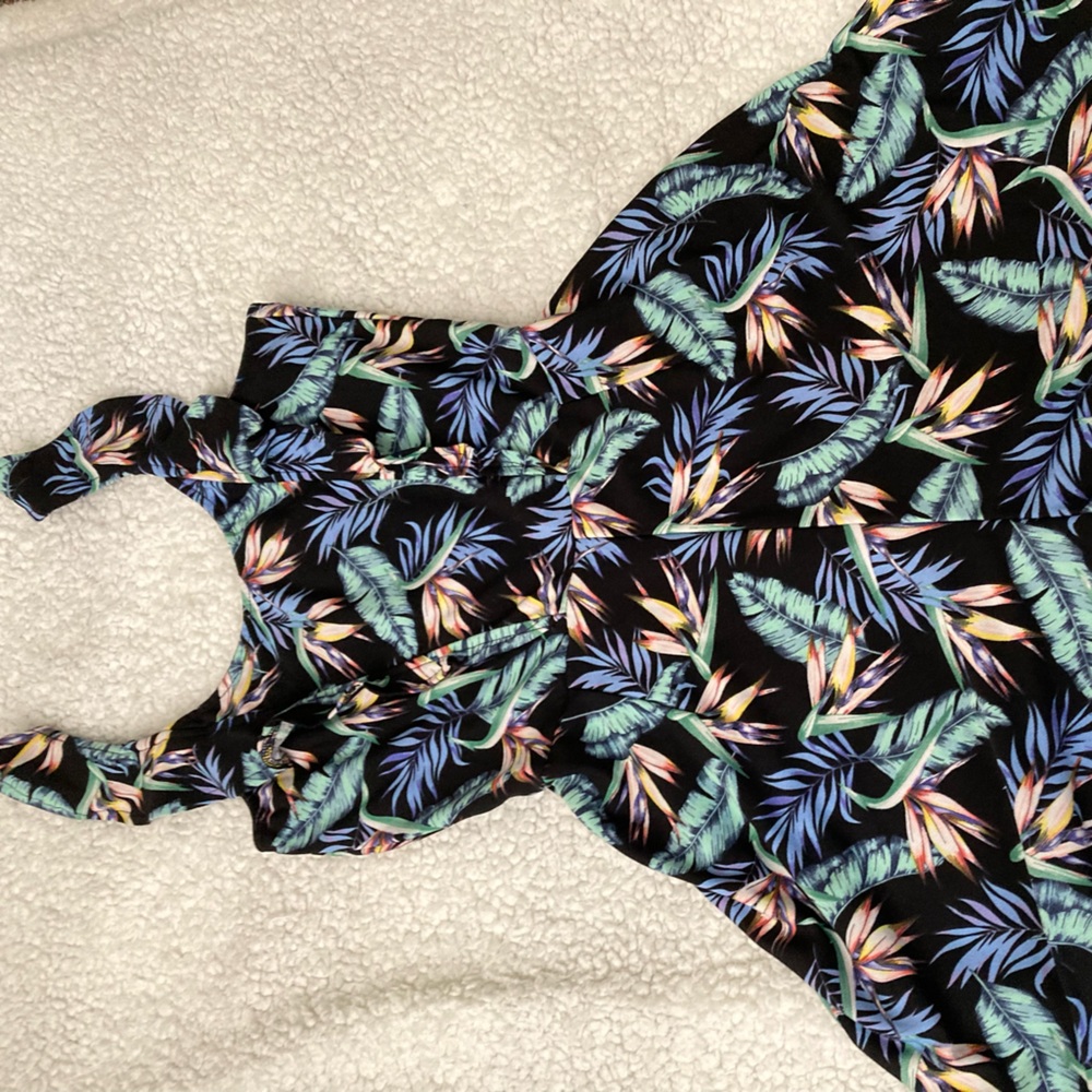 H&M Palms Print Square Neck Ruffle Trim Tie Back Romper/ Vestido de mameluco
